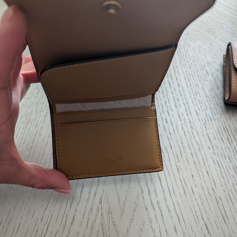 Coach Tan Leather Wallet - Picture 6 of 8